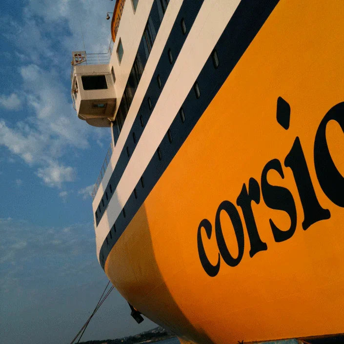 Bateau de croisière corse