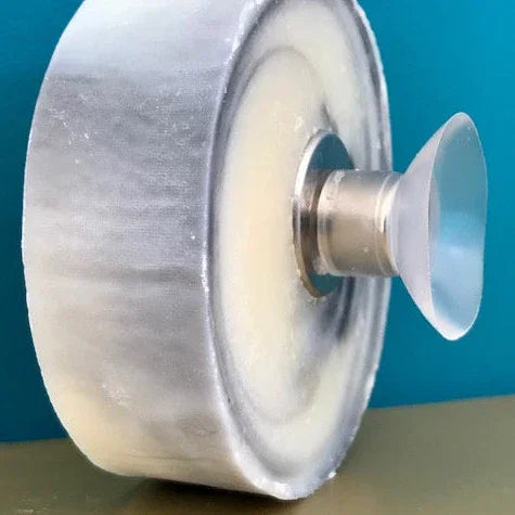 Porte-savon aimanté fixé dans le produit Route mandarine
